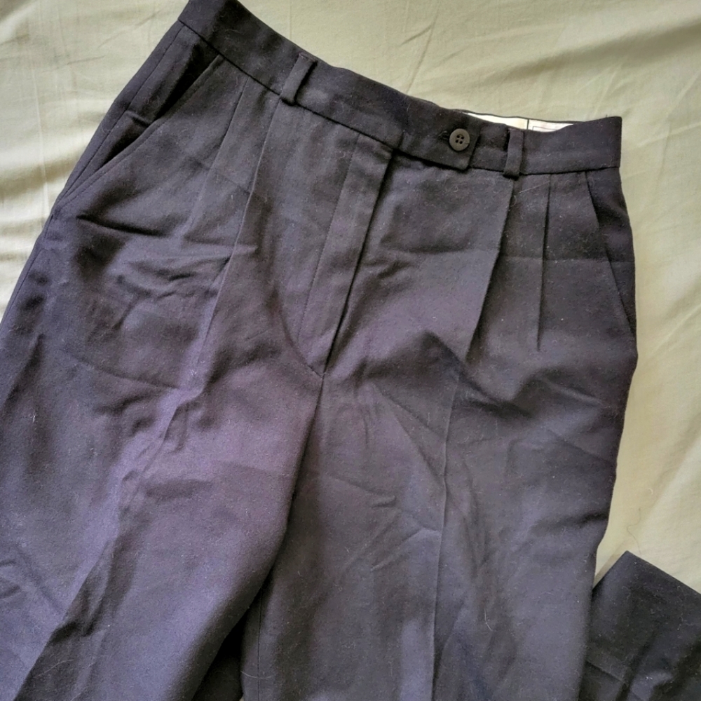 Saks wool and cashmere classic pleated pant